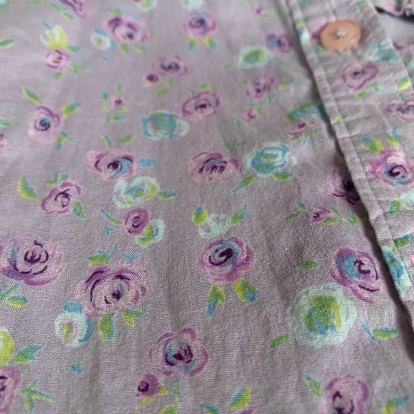 🆕 Vintage purple floral button up top - Picture 5 of 6